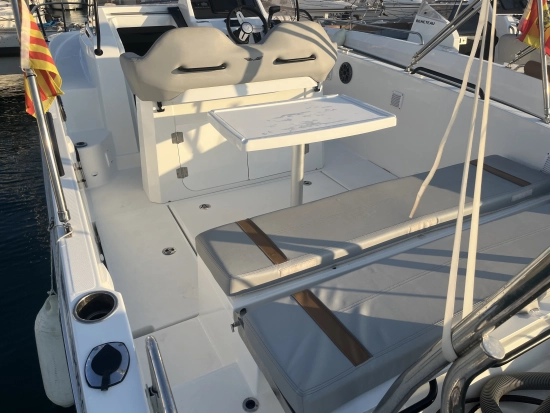 Beneteau Flyer 8 SUNDECK V2 gebraucht zum verkauf