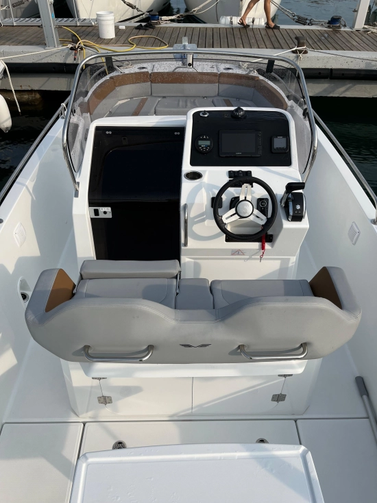 Beneteau Flyer 8 SPACEDECK V2 gebraucht zum verkauf