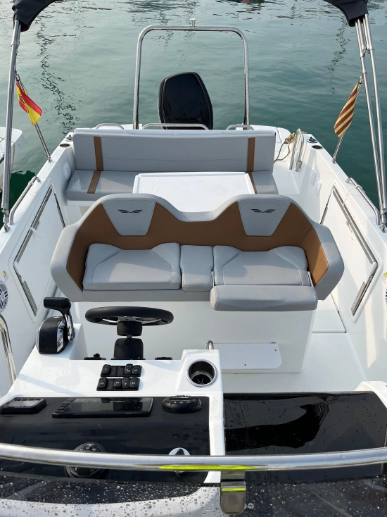 Beneteau Flyer 8 SPACEDECK V2 gebraucht zum verkauf