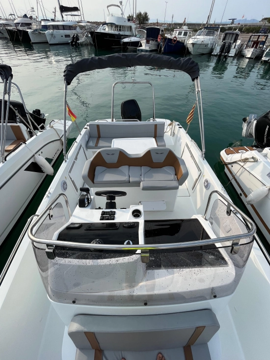 Beneteau Flyer 8 SPACEDECK V2 gebraucht zum verkauf