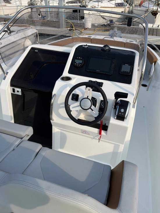 Beneteau Flyer 8 SPACEDECK V2 gebraucht zum verkauf