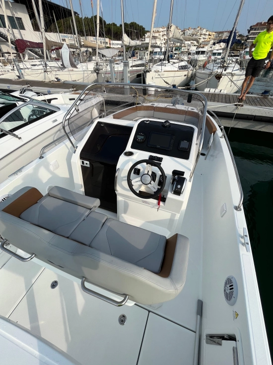 Beneteau Flyer 8 SPACEDECK V2 gebraucht zum verkauf