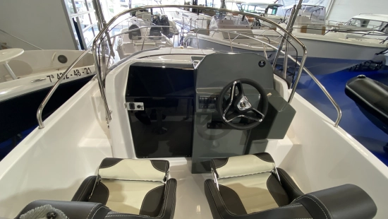 B2 Marine CAP FERRET 702 SUNDECK brand new for sale