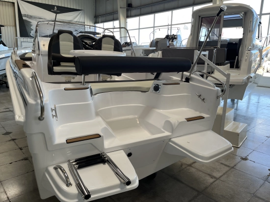 B2 Marine Cap Ferrett 522 Sundeck brand new for sale