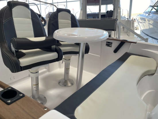 B2 Marine Cap Ferrett 522 Sundeck brand new for sale