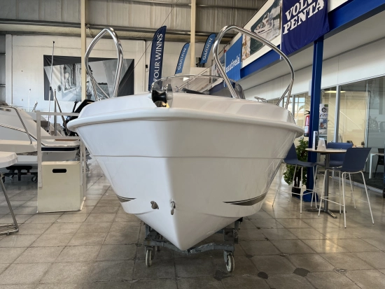 B2 Marine Cap Ferrett 522 Sundeck brand new for sale