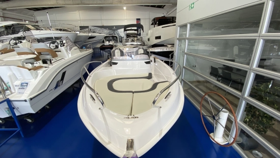 B2 Marine Cap Ferret 522 Open brand new for sale