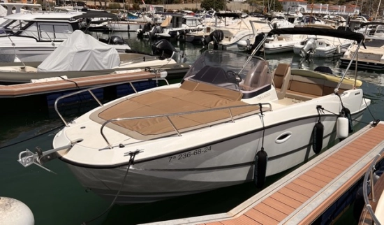 Quicksilver Sundeck 755 preowned for sale