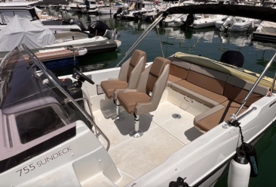 Quicksilver Sundeck 755 preowned for sale