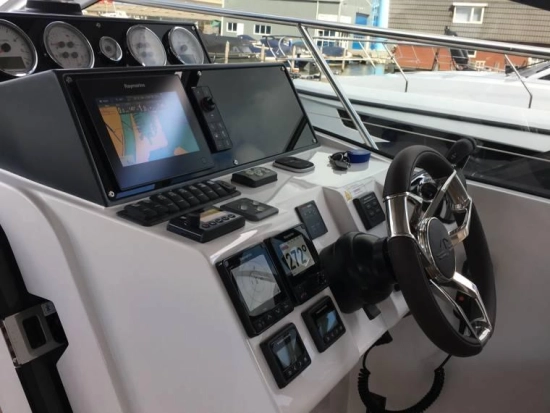 Sealine S330 d’occasion à vendre