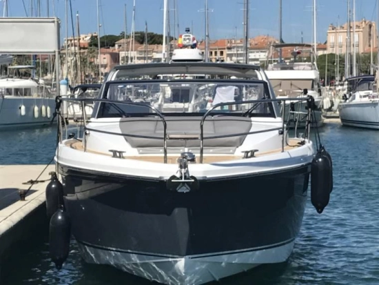 Sealine S330 d’occasion à vendre