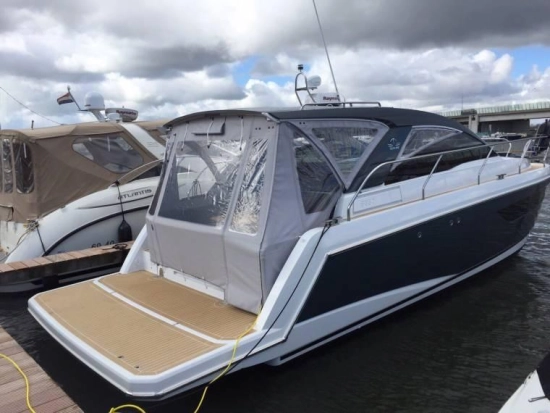 Sealine S330 d’occasion à vendre