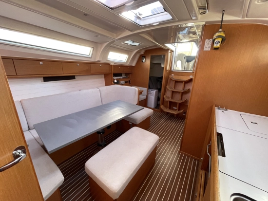 Bavaria Yachts Cruiser 41 preowned for sale