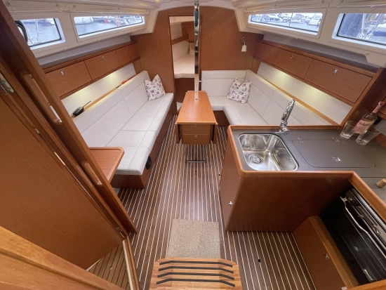 Bavaria Yachts Cruiser 33 preowned for sale