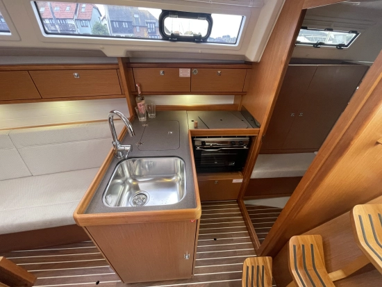 Bavaria Yachts Cruiser 33 preowned for sale