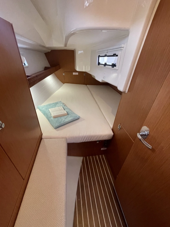 Bavaria Yachts Cruiser 33 preowned for sale