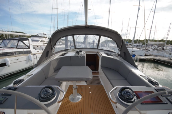 Bavaria Yachts Vision 42 preowned for sale