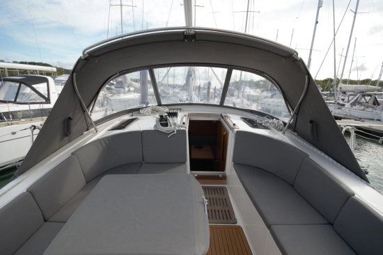 Bavaria Yachts Vision 42 preowned for sale