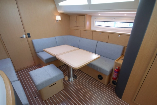 Bavaria Yachts Vision 42 preowned for sale