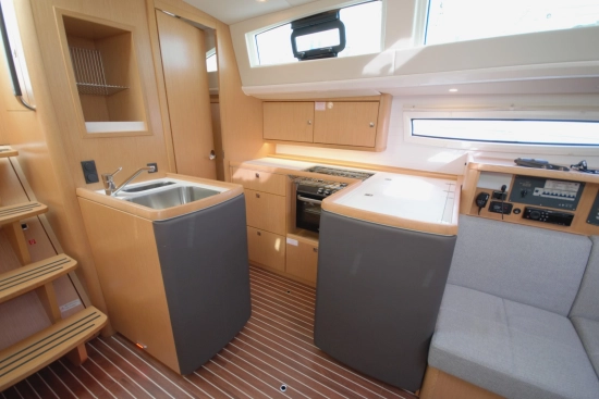 Bavaria Yachts Vision 42 preowned for sale