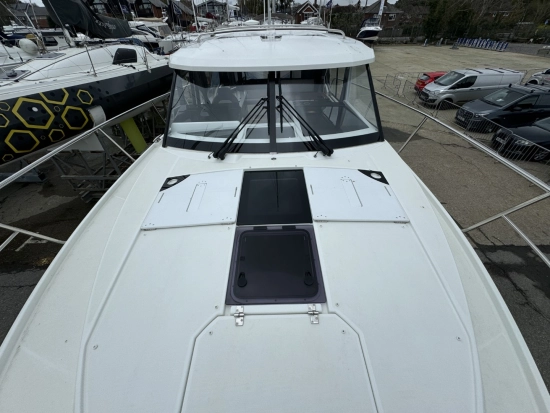 Jeanneau Merry Fisher 1095 preowned for sale