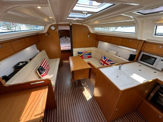 Bavaria Yachts Cruiser 37 gebraucht zum verkauf