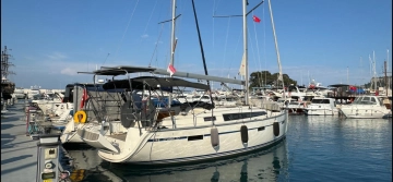 Bavaria Yachts Cruiser 37 preowned for sale