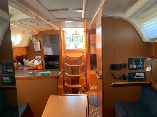 Bavaria Yachts Cruiser 37 preowned for sale