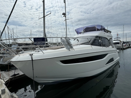 Bavaria Yachts R40 Fly preowned for sale