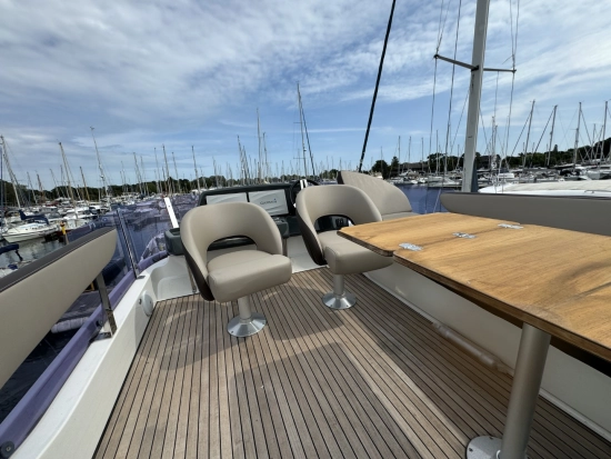 Bavaria Yachts R40 Fly preowned for sale