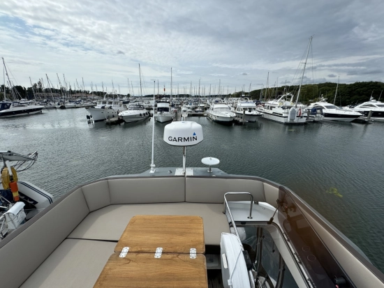 Bavaria Yachts R40 Fly preowned for sale