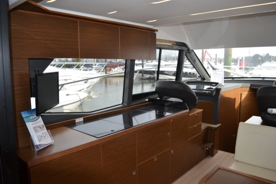 Bavaria Yachts R40 Fly preowned for sale