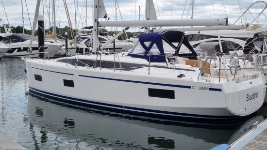 Bavaria Yachts C38 gebraucht zum verkauf