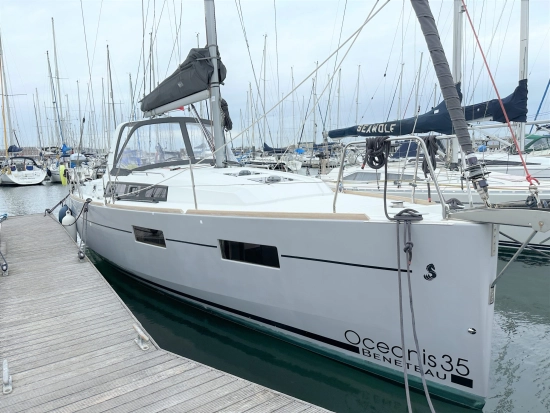 Beneteau Oceanis 35 preowned for sale