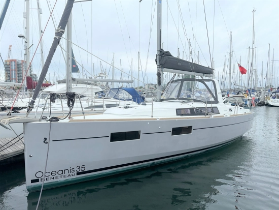 Beneteau Oceanis 35 preowned for sale