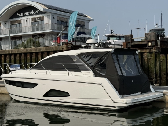 Sealine S330 gebraucht zum verkauf