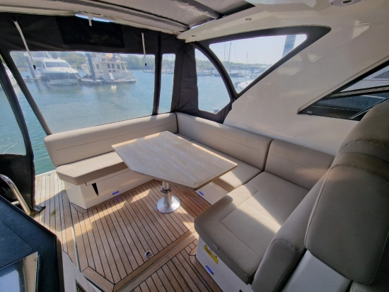 Sealine S330 gebraucht zum verkauf