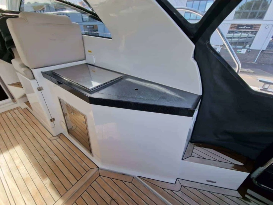 Sealine S330 gebraucht zum verkauf