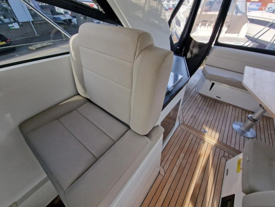 Sealine S330 gebraucht zum verkauf