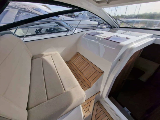 Sealine S330 gebraucht zum verkauf