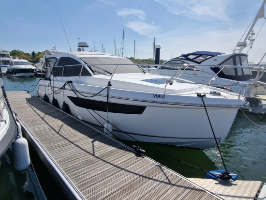 Sealine S330 gebraucht zum verkauf