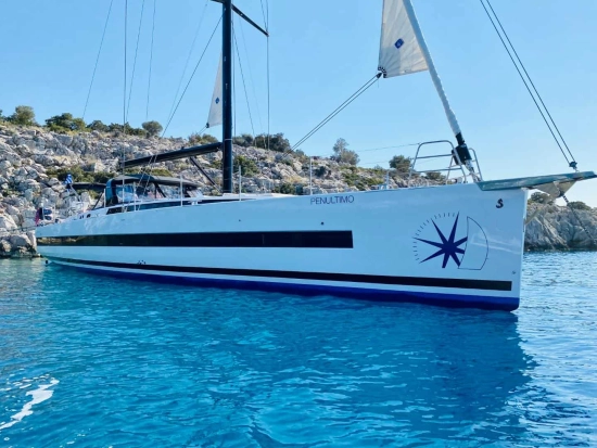 Beneteau Oceanis Yacht 62 preowned for sale