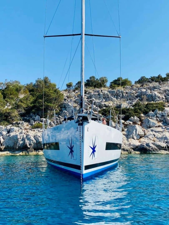 Beneteau Oceanis Yacht 62 preowned for sale