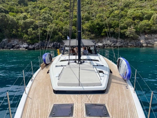 Beneteau Oceanis Yacht 62 preowned for sale