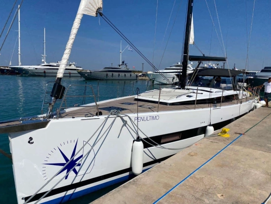 Beneteau Oceanis Yacht 62 preowned for sale