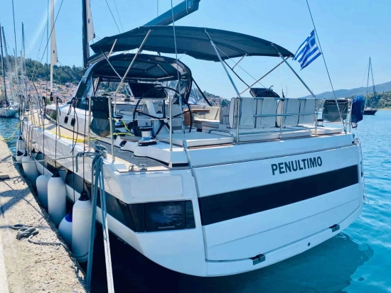 Beneteau Oceanis Yacht 62 preowned for sale