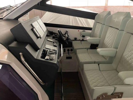 Bavaria Yachts VIDA 33 HT gebraucht zum verkauf