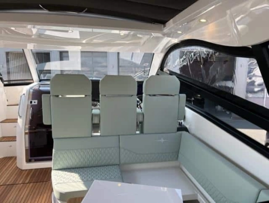 Bavaria Yachts VIDA 33 HT gebraucht zum verkauf