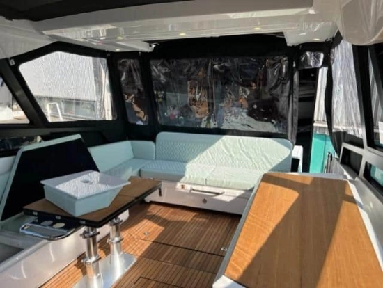 Bavaria Yachts VIDA 33 HT gebraucht zum verkauf