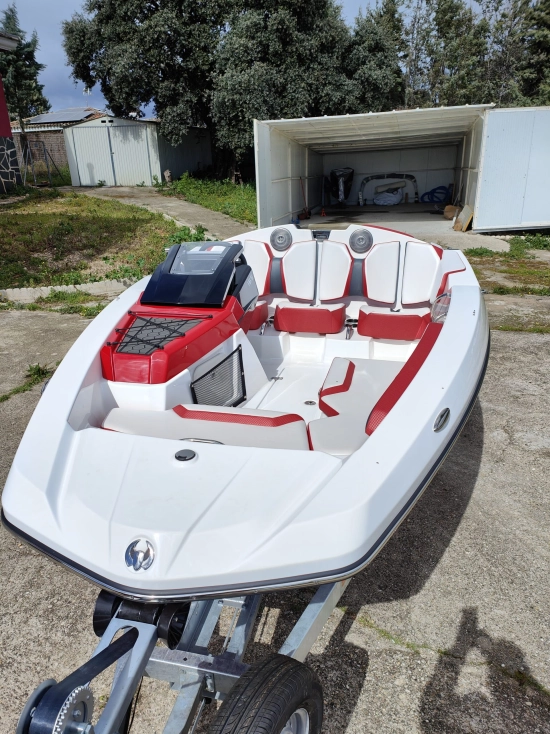 Scarab 165ID preowned for sale